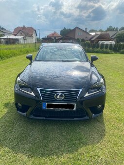 Lexus IS300h - 3