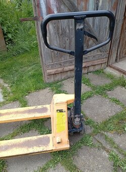 Ručný paletovy vozík.Nosnosť 2,5 tony. - 3