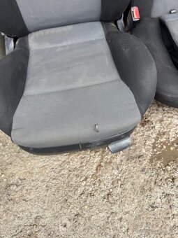 Predám komplet sadu sedadiel Volkswagen Golf 4 kombi - 3