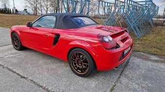 Toyota MR2 Spyder - 3