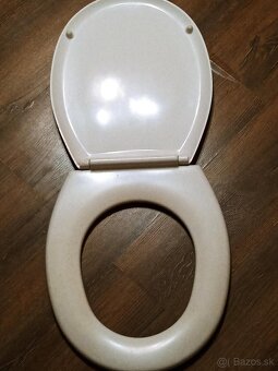 Sedadlo na tolaetu piktogramom muž a žena AKCIA - 3