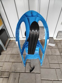 Detské plastové sánky s volantom - 3