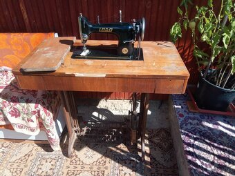 Šijací stroj manualny - 3