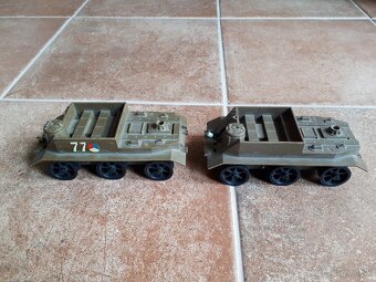 Stara hracka : Bojovy transporter - 3