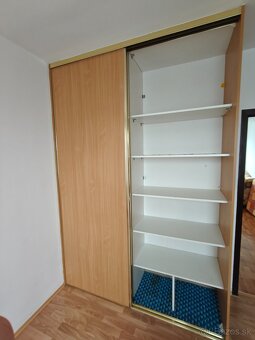 Vstavaná skriňa - 3