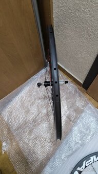 carbonove campagnolo cestne kolesá - 3