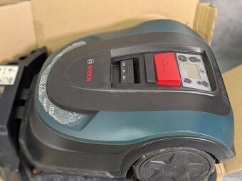 Robotická kosačka BOSCH Indego XS300 - 3