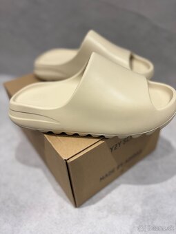 Yeezy slide - 3