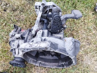 Predám dieli na oktaviu 2 1.9.tdi 77kw - 3