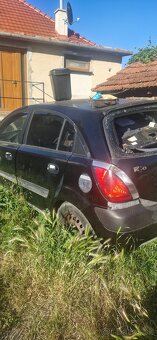 Peugeot 607 a Kia rio - 3
