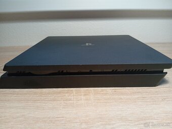 Playstation 4 - 3