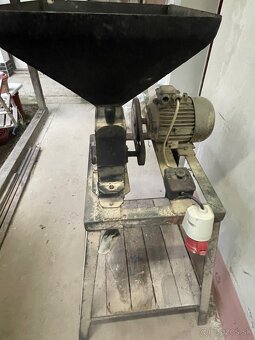 Predám šrotovník na obilie - 3