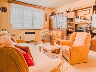 REZERVOVANÉ Na predaj priestranný 2-izbový byt v Banskej Š - 3