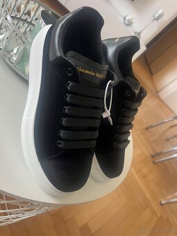 Alexander McQueen tenisky zamatové čierne - 3