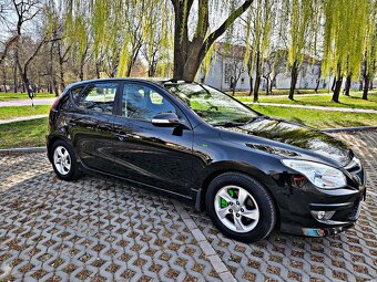 Hyundai i30 1.6 CRDi rv:9/2011 142 tis.km - 3