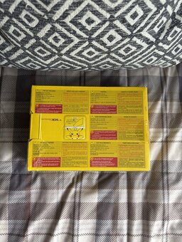 Nintendo 3DS XL Pikachu Edition - 3