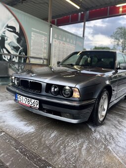 BMW E34 528i Touring - 3