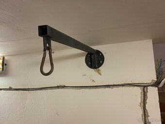 Držiak na zavesenie boxovacieho mechu - 3
