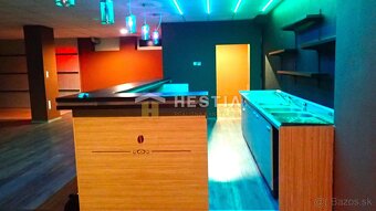 Veľký komerčný priestor 292 m2 priamo v centre mesta - 3
