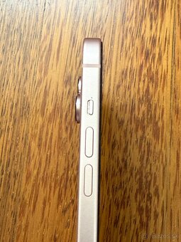 Predam iPhone 15, 1rok zaruka, perfektny stav - 3