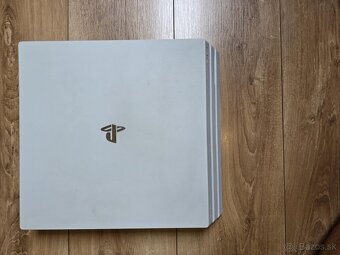 Playstation 4 Pro - 3