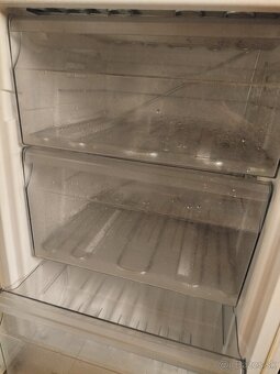 Príslušenstvo k chladničke Whirlpool WBE3111 - 3