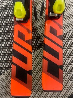 Fischer THE CURV rc4 dĺžka 130cm vhodne pod stromček - 3