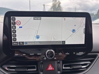 Hyundai i30 Fastback 1.5 T-GDi mHEV Family - 3