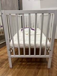 Dětská postýlka s matrací a prostěradly - 3