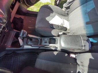 Toyota RAV4 4 benzín 110kw - 3