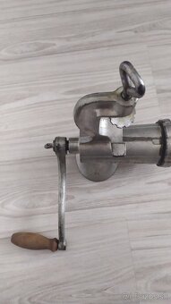 Mlynček na mäso 10 - 3