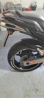 Yamaha fz600 - 3