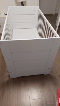 Detska postielka a prebalovacia komoda - 3