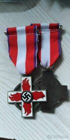 Řády a jiné vyznamenání III ŘÍŠE. Všecko jsou kopie - 3