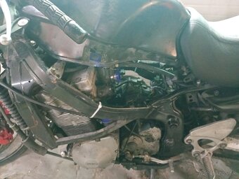 Suzuki GSX-F katana 750 - 3