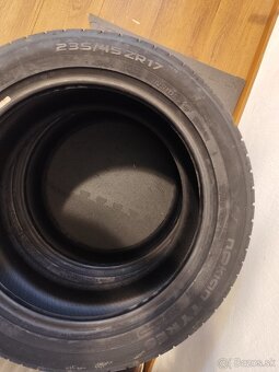 Letné pneu Nokian 235/45 R17 - 3