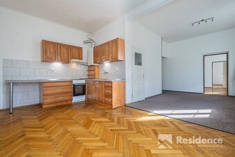 REZERVOVANÉ 3 izbový byt s pozemkom a parkovacím státím v sk - 3