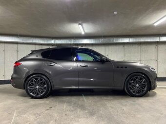 Maserati Levante SQ4 Gransport - 3