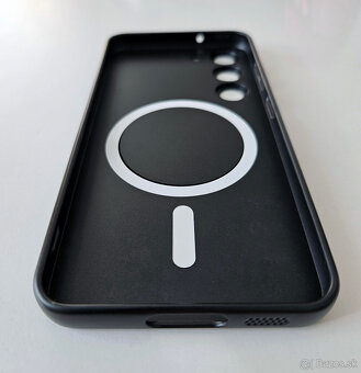 Predam novy cierny MagSafe kryt na Samsung Galaxy S23 - 3