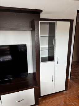 Obývacia stena robená na mieru od stolára - 3