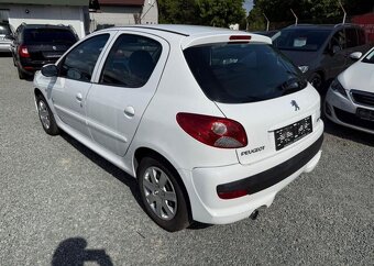 Peugeot 206 + 1.1i GENERATION benzín manuál 44 kw - 3