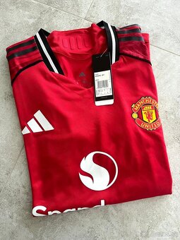 Manchester United - 3