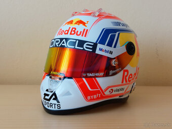 Predám Max Verstappen 2023 Red Bull F1 mini prilba 1:2 - 3