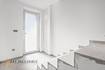 ALL INCLUSIVE I 3 IZBOVÉ BYTY S TERASOU, SO ZÁHRADOU + 2 PAR - 3