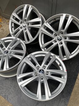 ✅ R17 ®️ Originál Seat VW Škoda 5x112 7J ET40 ✅ Superb / B8 - 3