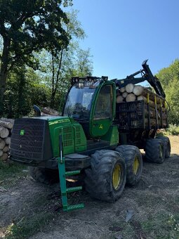 Predám vyvážačku John Deere 1210e - 3