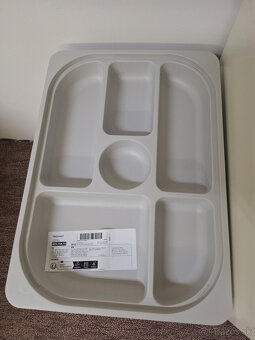 Regalova skrinka s kontajnermi - 3