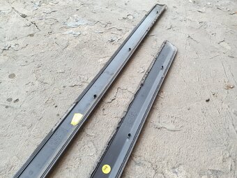 Škoda Octavia 2 Facelift • Lišty pravých dverí - 3