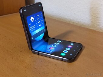 Samsung Galaxy Z Flip5 - 3