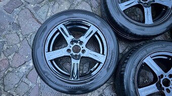 Elektróny so sadou pneu Hankook - 3